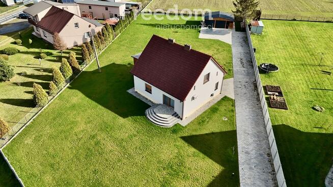 Nowoczesny smart dom z ogrodem zimowym