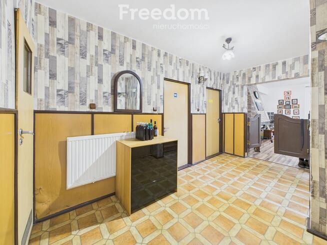 Dom do mieszkania i działania.