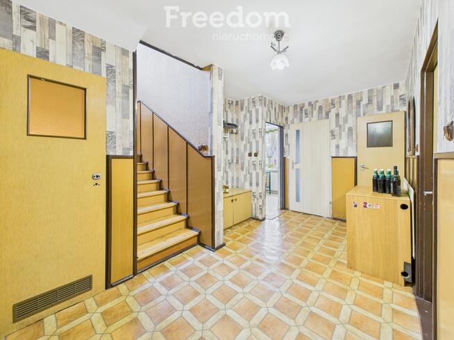 Dom do mieszkania i działania.