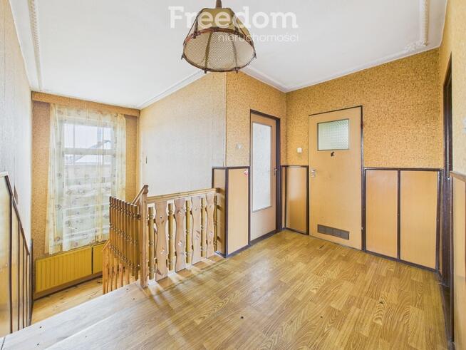 Dom do mieszkania i działania.