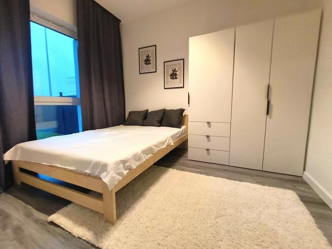 2-pokojowe mieszkanie z ogródkiem, Małe Błonia.