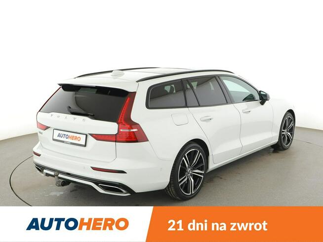 Volvo V60 PHEV 4x4 skóra/alcantara full LED panorama navi kamery