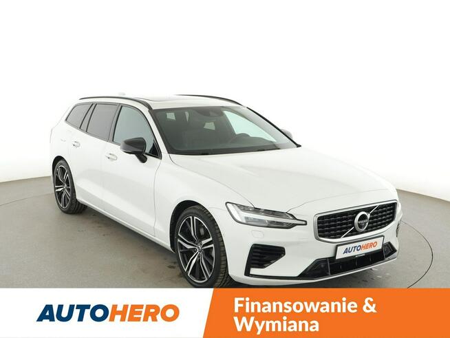Volvo V60 PHEV 4x4 skóra/alcantara full LED panorama navi kamery