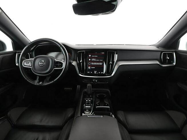 Volvo V60 PHEV 4x4 skóra/alcantara full LED panorama navi kamery