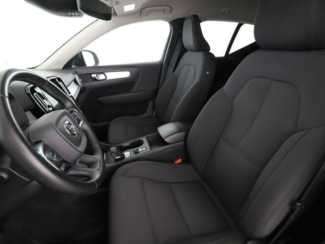 Volvo XC 40 FV23% R-Design 261KM Automat Navi Kamera cofania Klimatyzacja Podgrzew