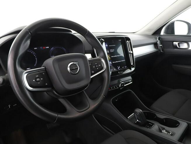 Volvo XC 40 FV23% R-Design 261KM Automat Navi Kamera cofania Klimatyzacja Podgrzew