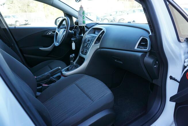 Opel Astra zarejestrowany, ubezpieczony