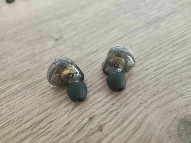 Słuchawki dokanałowe monitory KZ ZS10 PRO douszne hybrydy