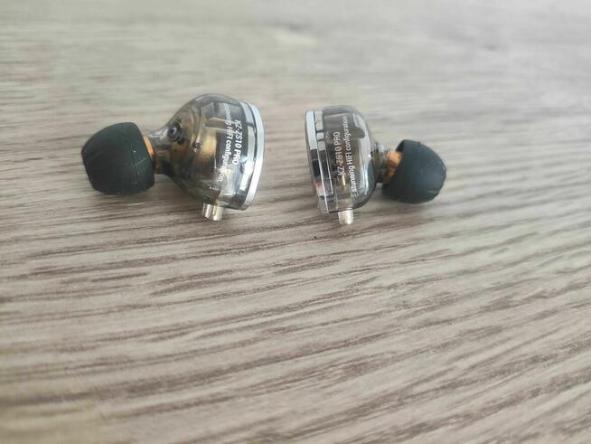 Słuchawki dokanałowe monitory KZ ZS10 PRO douszne hybrydy