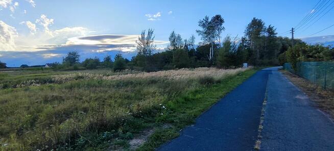 Działka w atrakcyjnej lokalizacji - blisko wszystko!