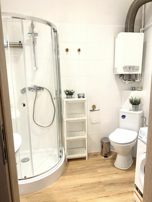 Pokój jedno/dwuosobowy dla studentów lub osób pracujących.