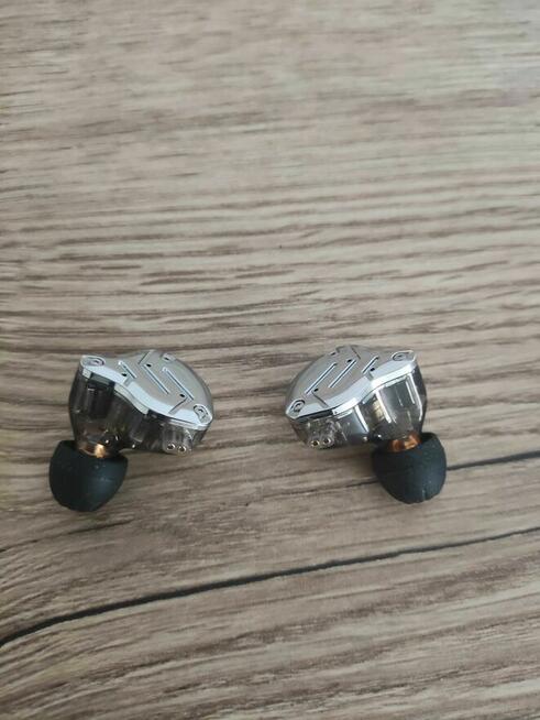 Słuchawki dokanałowe monitory KZ ZS10 PRO douszne hybrydy