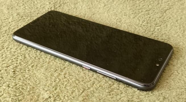Niesprawny telefon Huawei P20.