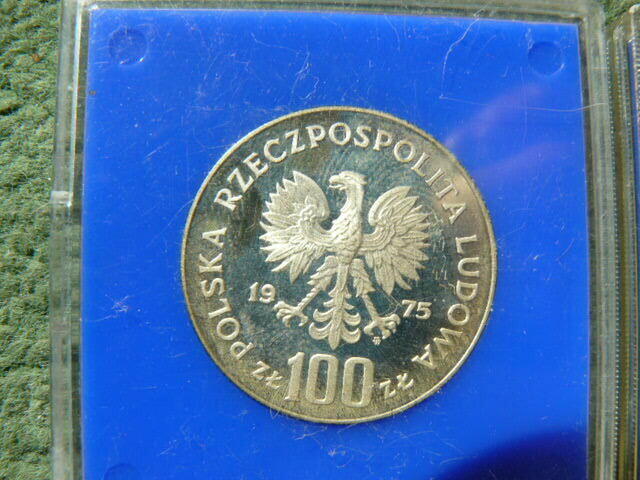 Zamek Krolewski w Warszawie srebrna moneta 100 zl w etui