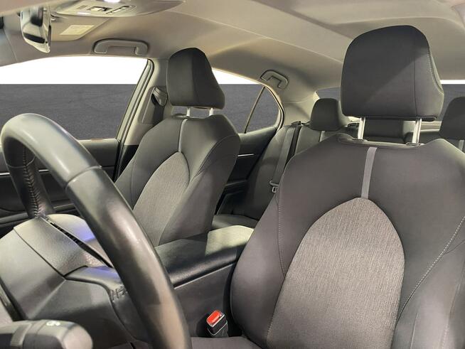 Toyota Camry 2.5 Hybrid Comfort CVT Sedan