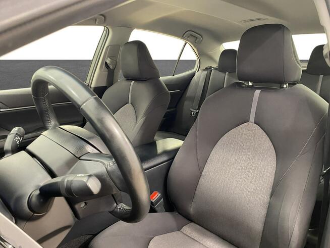 Toyota Camry 2.5 Hybrid Comfort CVT Sedan