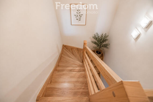 5 pokoi dwupoziomowe komórka balkon