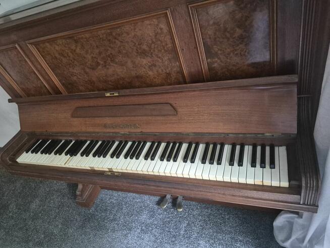 Pianino Bechstein Berlin.
