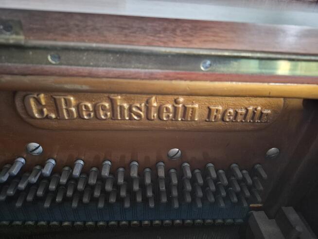 Pianino Bechstein Berlin.