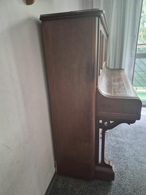 Pianino Bechstein Berlin.