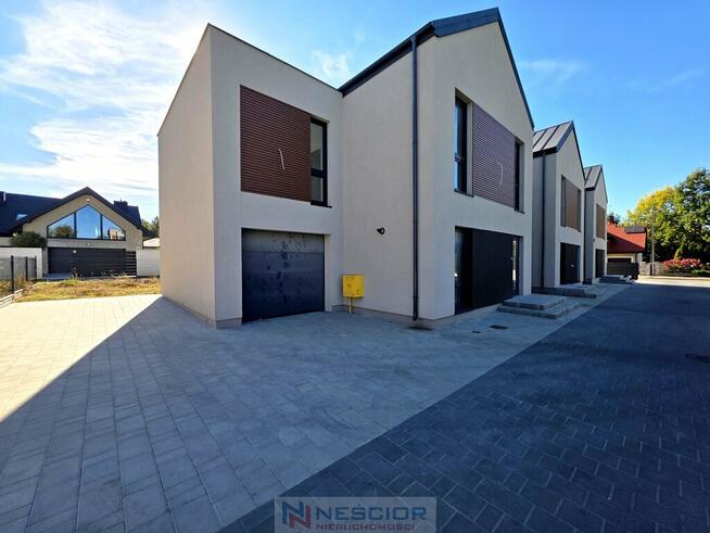Segment narożny 140 m² w stanie deweloperskim | Garaż w bryle