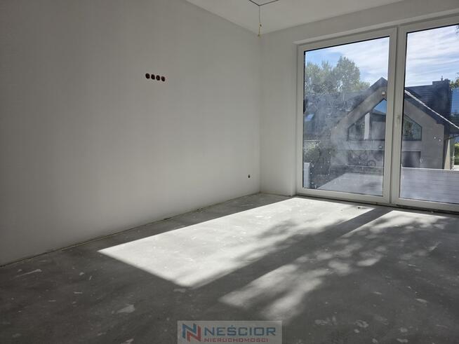 Segment narożny 140 m² w stanie deweloperskim | Garaż w bryle