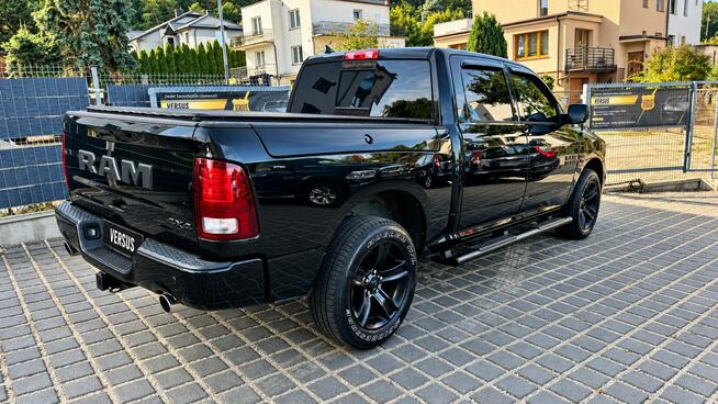 5.7HEMI Ram Box Kam cofania Wentyle Alpine Grzana kierownica Fv 23%