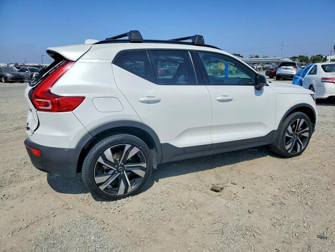 Volvo XC 40 Najwyższa wersja wyposażenia ULTIMATE / AWD / B5