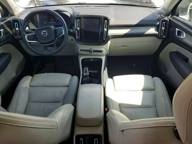 Volvo XC 40 Najwyższa wersja wyposażenia ULTIMATE / AWD / B5