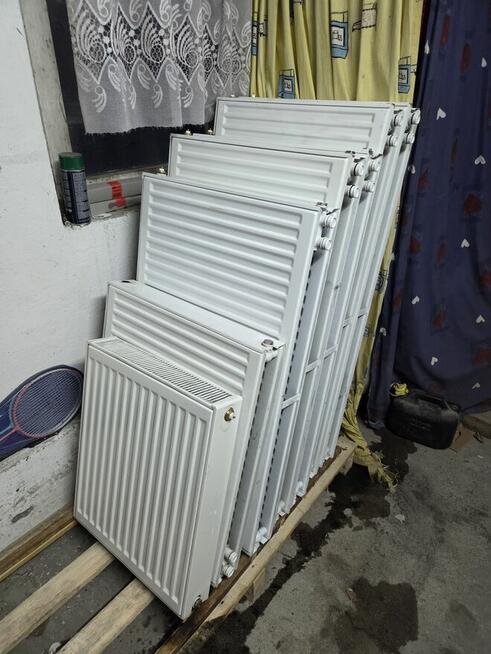 Sprzedam: grzejniki, bojler elektryczny, sprzęgło hydr.