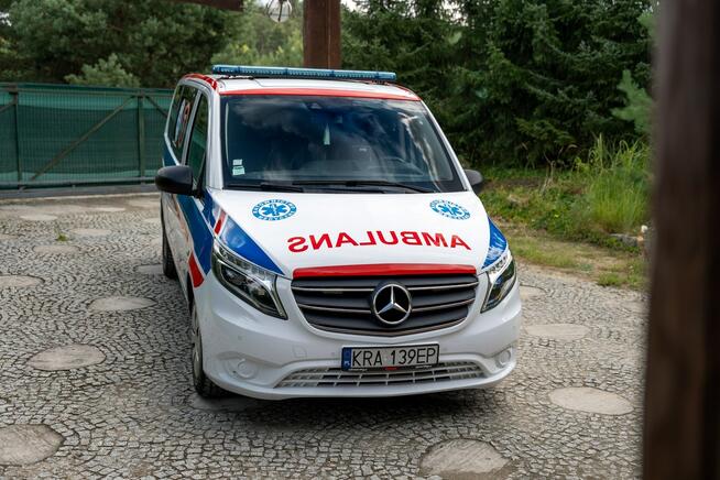 Mercedes Vito Karetka / Pojazd Sanitarny / Zadbany / Niski Przebieg / Ważne OC / FV