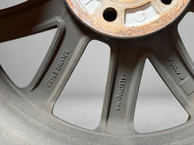 Oryginalne koła Volvo V60 II 2019 R17 225/50 R17 Hankook zim