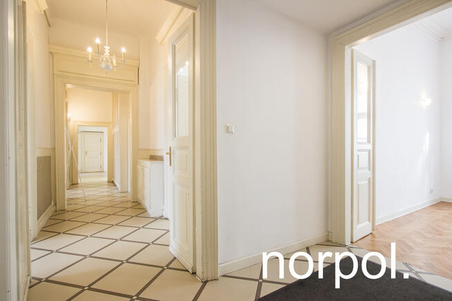 Mieszkanie 230m2, 6 pokoi, 3 łazienki, przy Plantach, Stare Miasto, Kraków