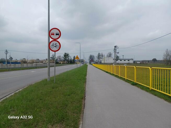 Działka ogrodzona z mediami i pozwoleniem na budowę