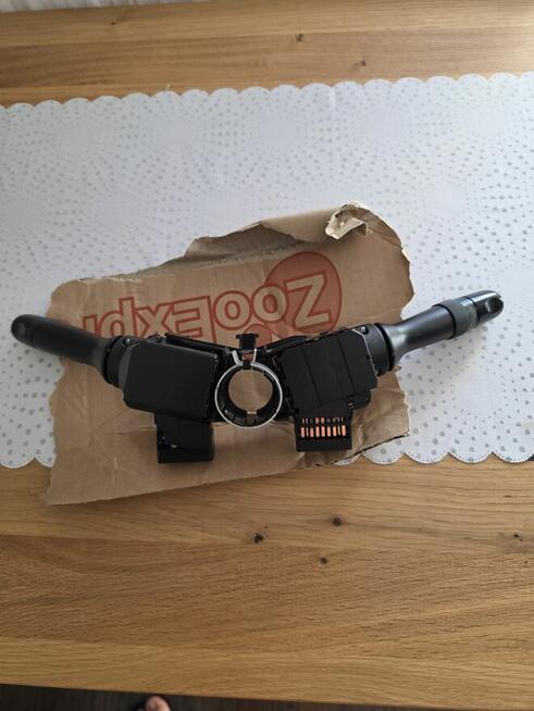 PRZEŁĄCZNIK ZESPOLONY TOYOTA YARIS II (P9) 0D08017F142