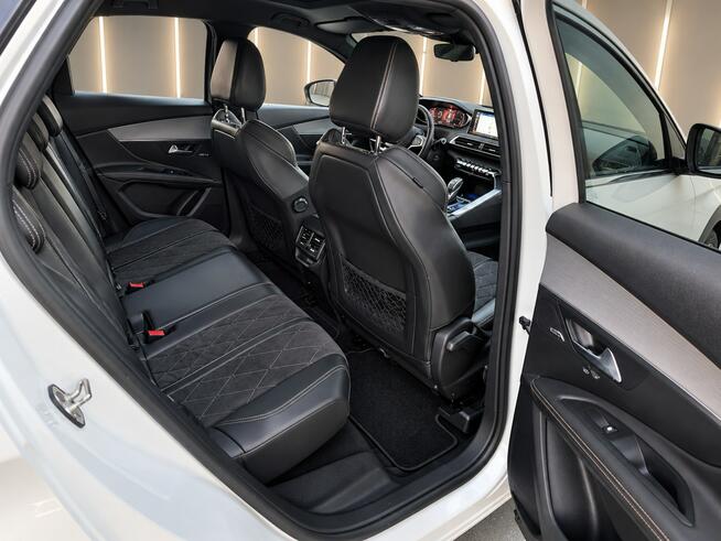 Peugeot 3008 GT*2.0 diesel 180 koni*automat*kamera 360*nawigacja*OPŁACONY
