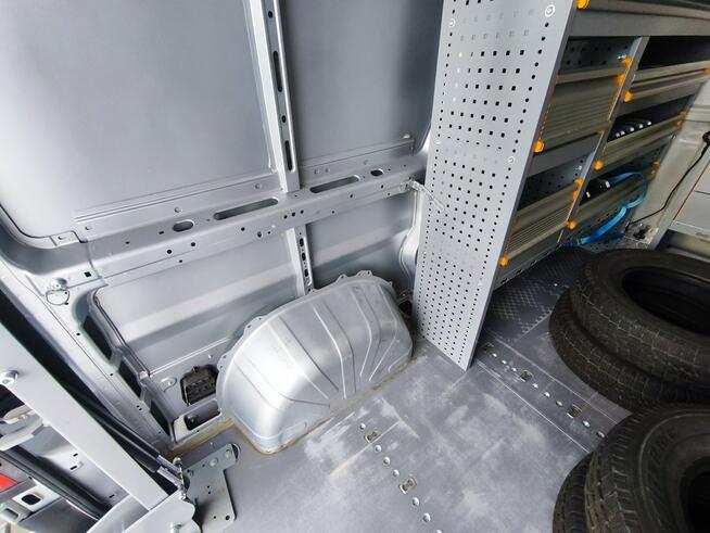 | Movano L2H2 | Rampa + wciągarka | Zabudowa warsztatowa | FV23% |