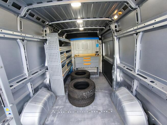 | Movano L2H2 | Rampa + wciągarka | Zabudowa warsztatowa | FV23% |
