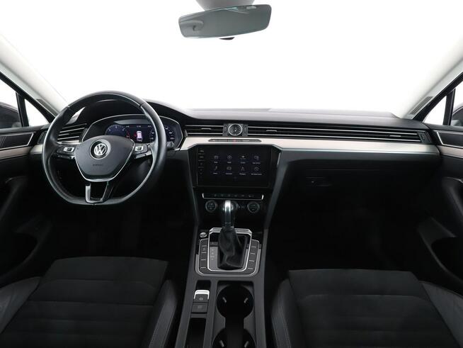 Volkswagen Passat Variant Highline automat alcantara virtual cockpit navi climatronic grz. fotel