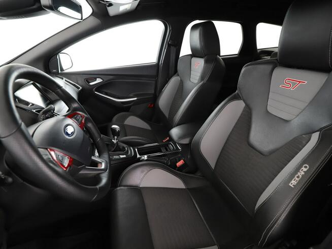 Ford Focus ST recaro grzane pdc auto klima navi manual