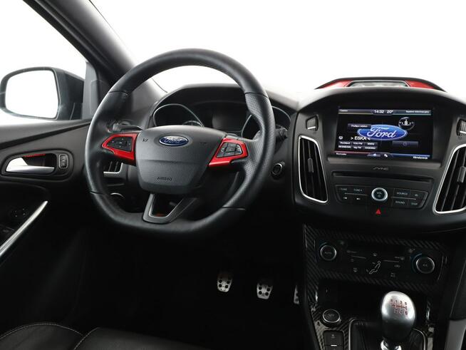 Ford Focus ST recaro grzane pdc auto klima navi manual