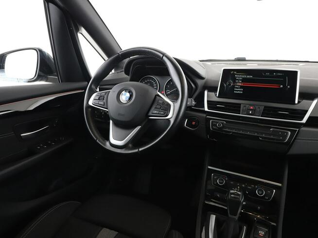 BMW 225 mHEV navi klimatyzacja kamera i czujnki parkowania LED grzane fotele