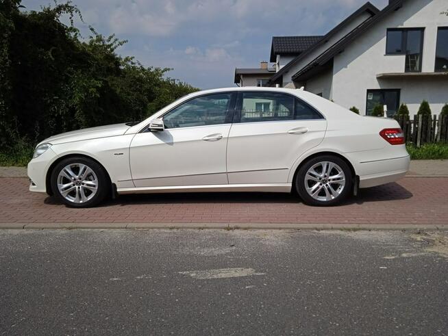Mercedes E 220 PO REMONCIE KAPITALNYM SILNIKA ! ! !