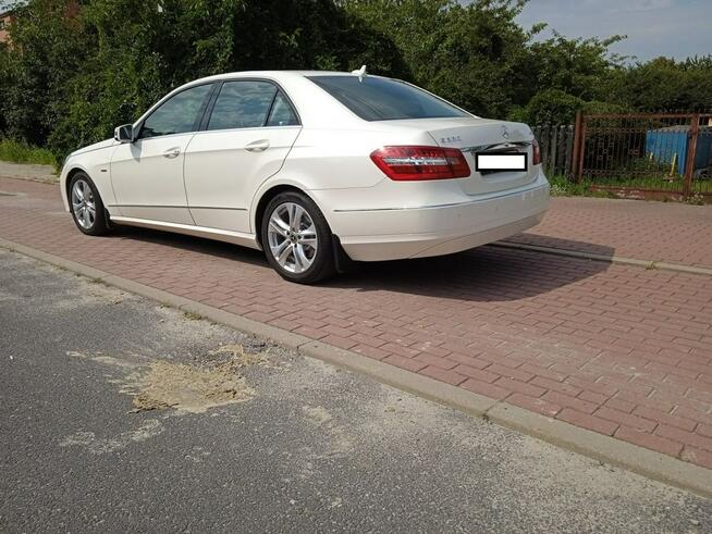 Mercedes E 220 PO REMONCIE KAPITALNYM SILNIKA ! ! !