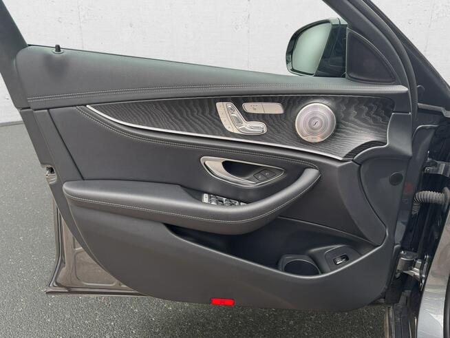 Mercedes E 220 d 4-Matic AMG! Z salonu polskiego! Z fakturą VAT!