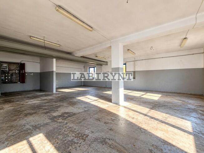Hale, budynki pod działalność 327m2, działka 2400m2