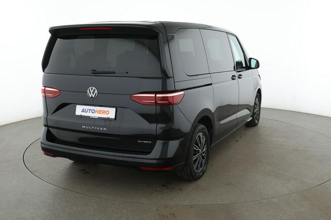 Volkswagen Multivan panorama LED navi wirtualny kokpit kamera czujniki grzane fotele