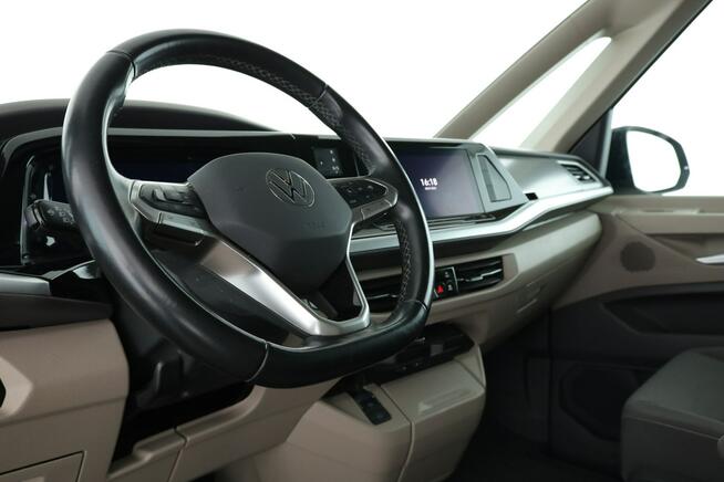 Volkswagen Multivan panorama LED navi wirtualny kokpit kamera czujniki grzane fotele