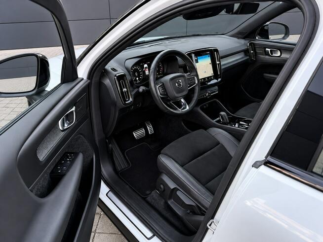 Volvo XC 40 2.0 B4 R-Design Faktura VAT 23% harman & kardon