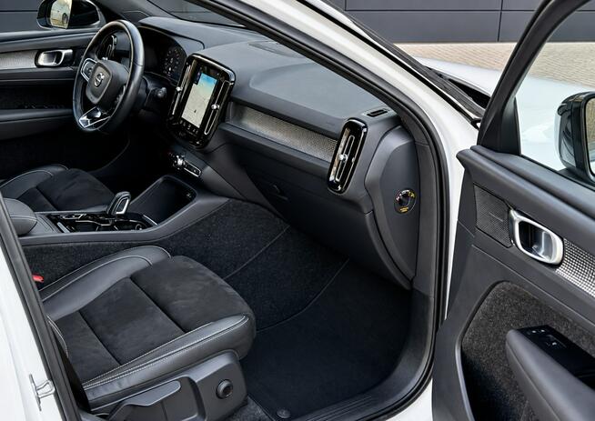 Volvo XC 40 2.0 B4 R-Design Faktura VAT 23% harman & kardon